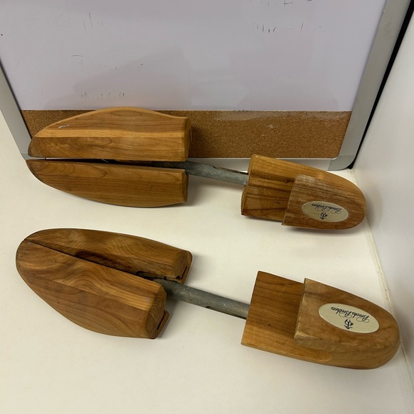 Brooks Brothers Men’s Shoe Stretcher - Picture 6 of 9